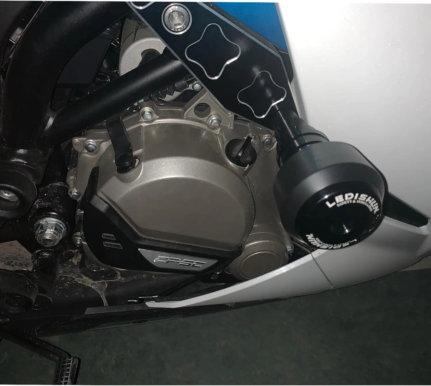LEDISHUN Frame Sliders for CFMOTO 250SR/250SS/300SR/300SS 2020-2025 image 4